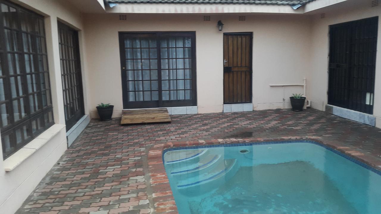 Tintech Bed & Breakfast Francistown Luaran gambar