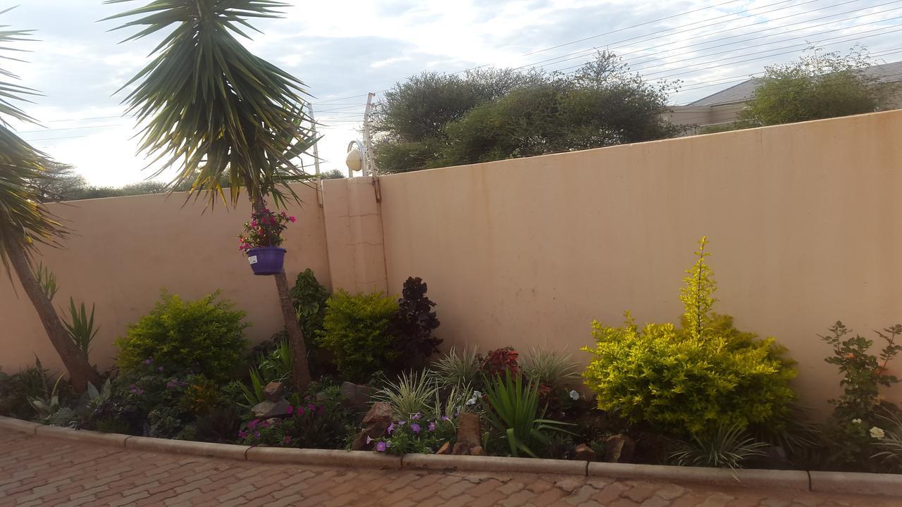 Tintech Bed & Breakfast Francistown Luaran gambar