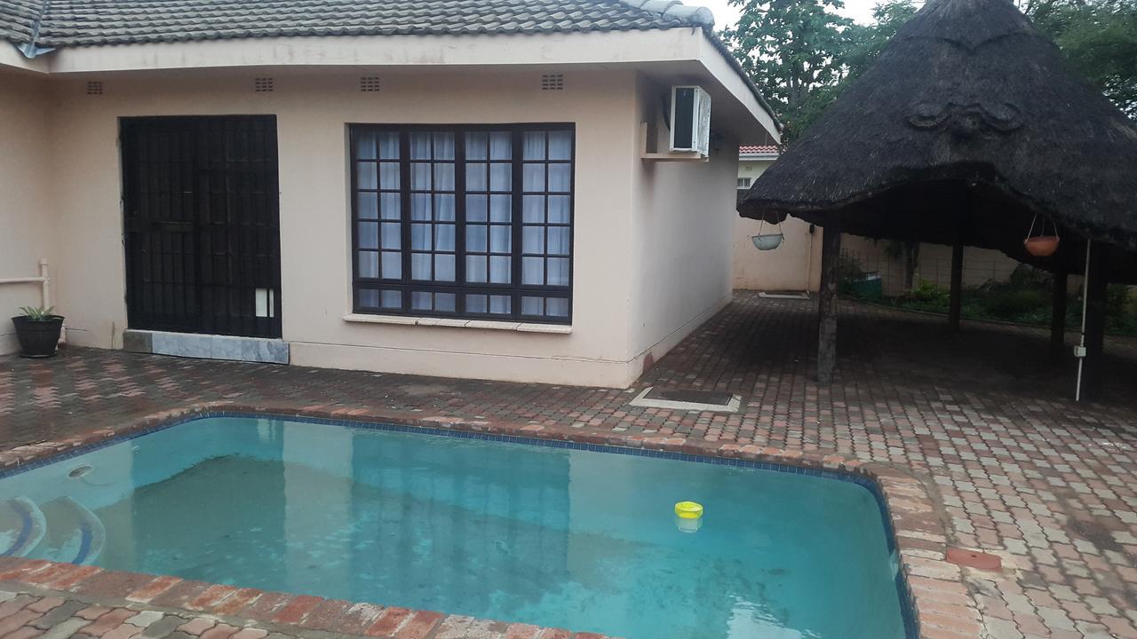 Tintech Bed & Breakfast Francistown Luaran gambar
