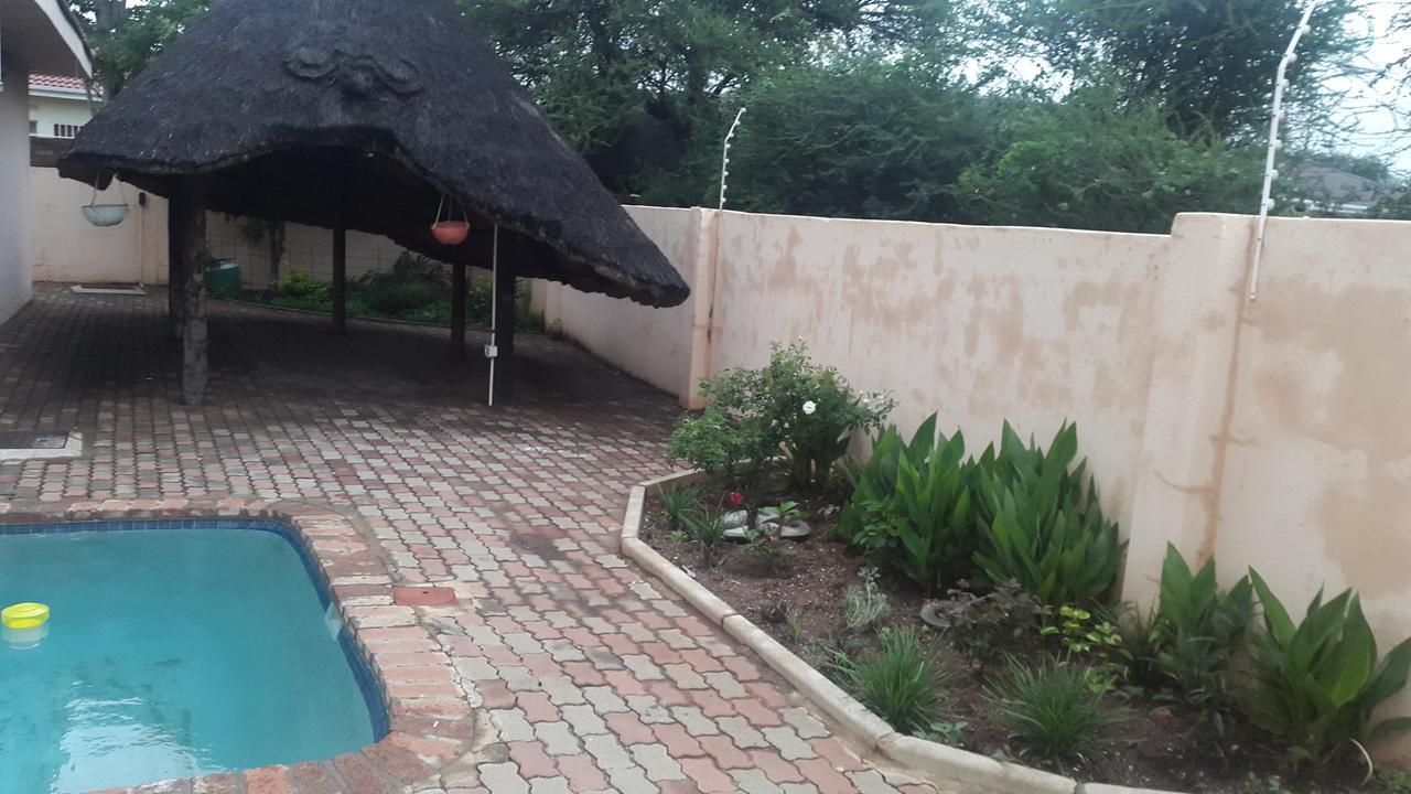 Tintech Bed & Breakfast Francistown Luaran gambar