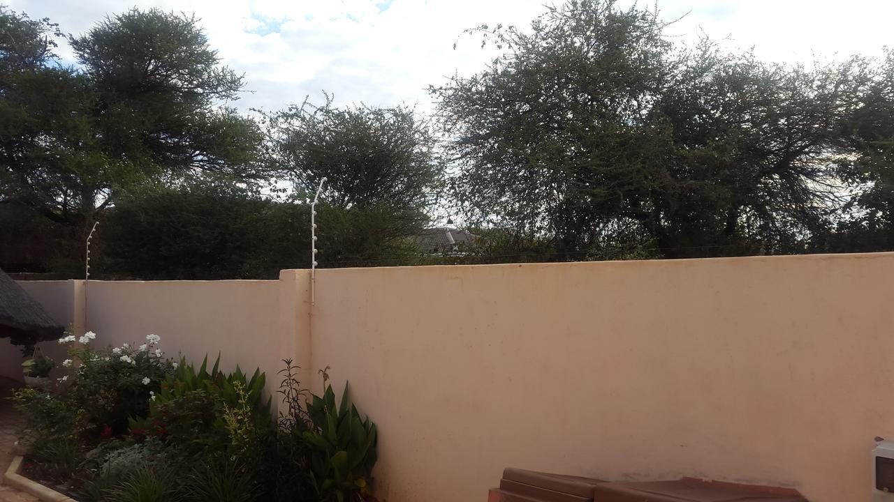 Tintech Bed & Breakfast Francistown Luaran gambar