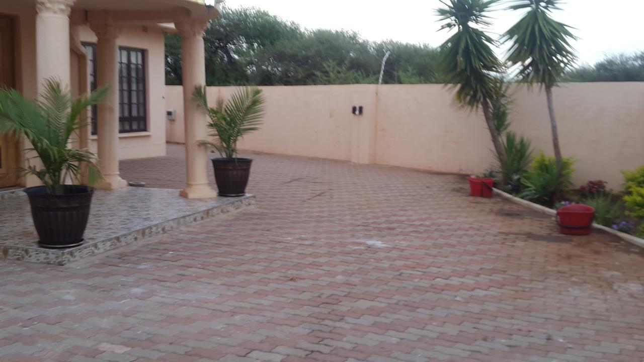 Tintech Bed & Breakfast Francistown Luaran gambar